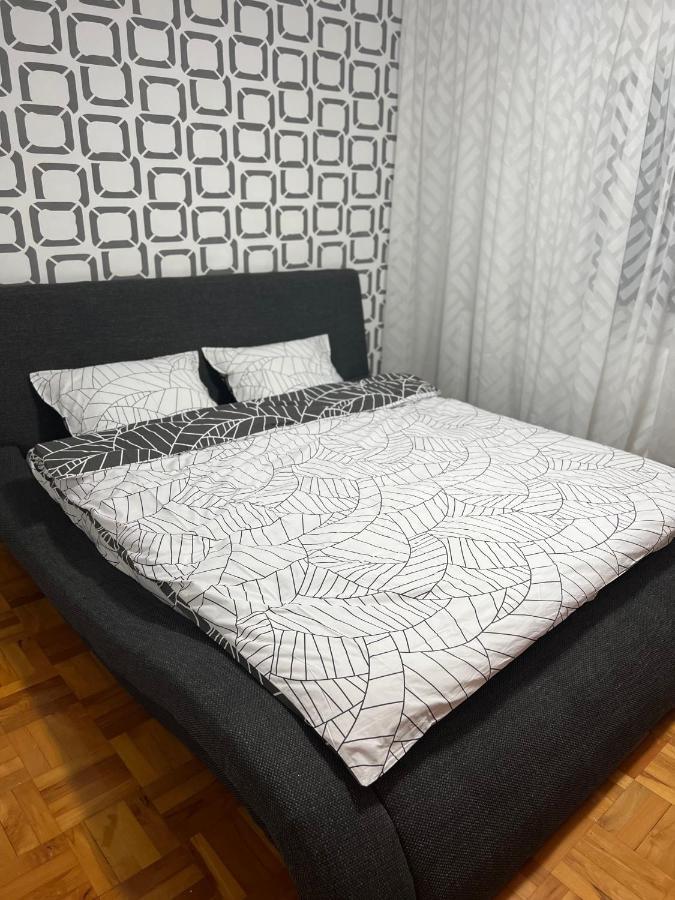Mona Apartment Taxi#Airport #Parking#Bucharest#Therme Otopeni Extérieur photo